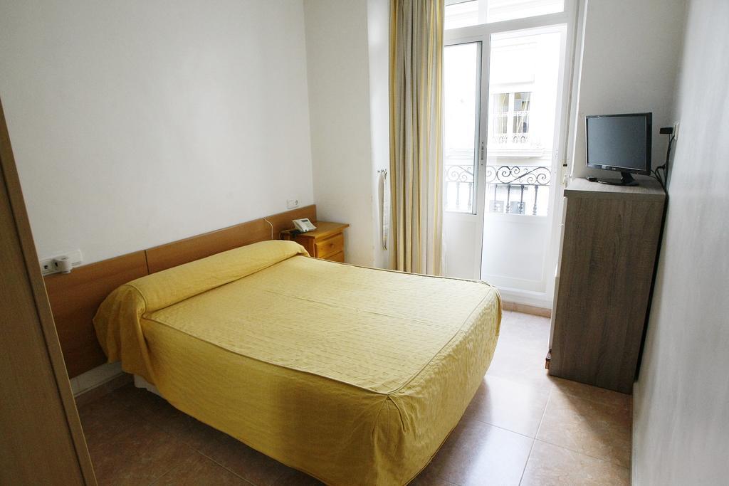 Hostal San Fernando Alicante Dış mekan fotoğraf