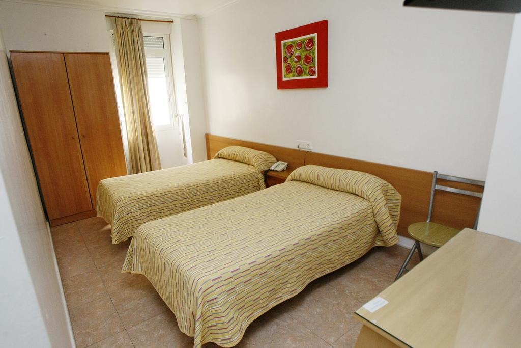 Hostal San Fernando Alicante Dış mekan fotoğraf