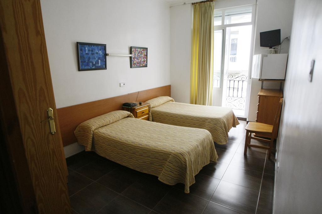 Hostal San Fernando Alicante Dış mekan fotoğraf
